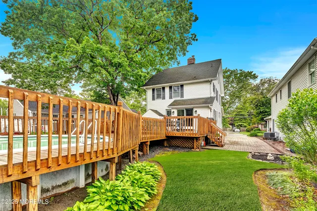 $18,000 | 370 East Main Street, Manasquan, NJ 08736