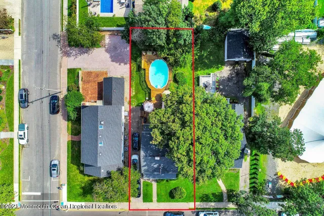 $18,000 | 370 East Main Street, Manasquan, NJ 08736