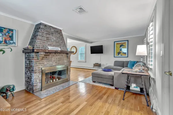 $4,500 | 370 East Main Street, Manasquan, NJ 08736