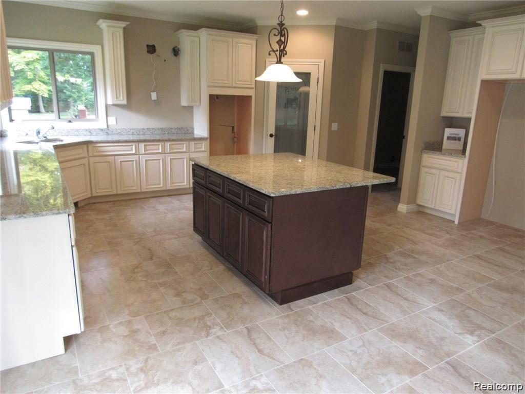 6831 John R Road Troy, MI 48085 - Photo 6 of 21