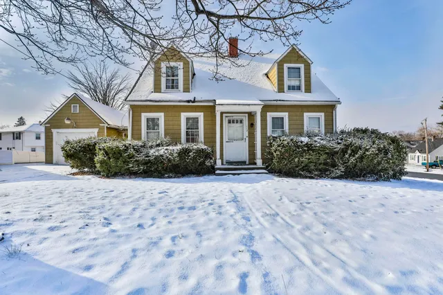 $359,900 | 112 Mammoth Road, Manchester, NH 03103