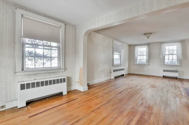 $359,900 | 112 Mammoth Road, Manchester, NH 03103