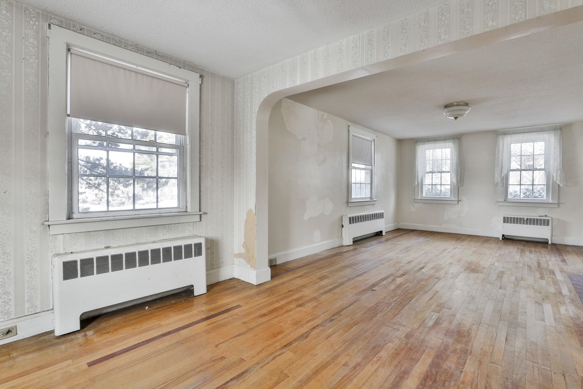 112 Mammoth Road Manchester, NH 03103 - Photo 13 of 32