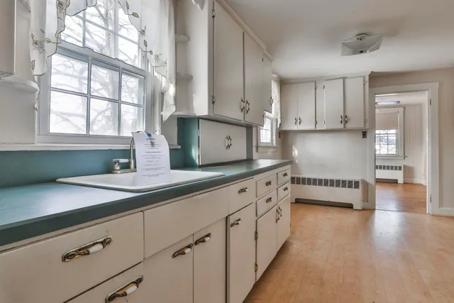 $359,900 | 112 Mammoth Road, Manchester, NH 03103