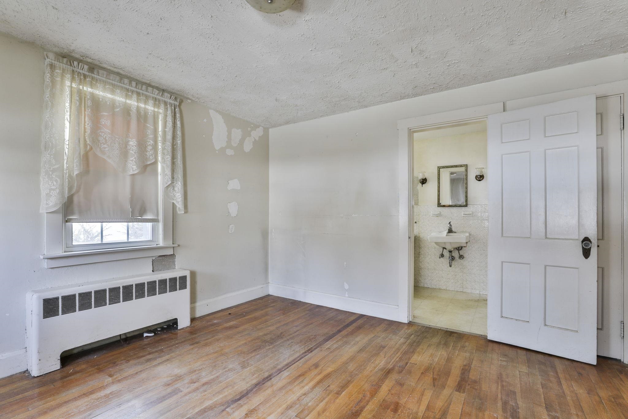 112 Mammoth Road Manchester, NH 03103 - Photo 19 of 32