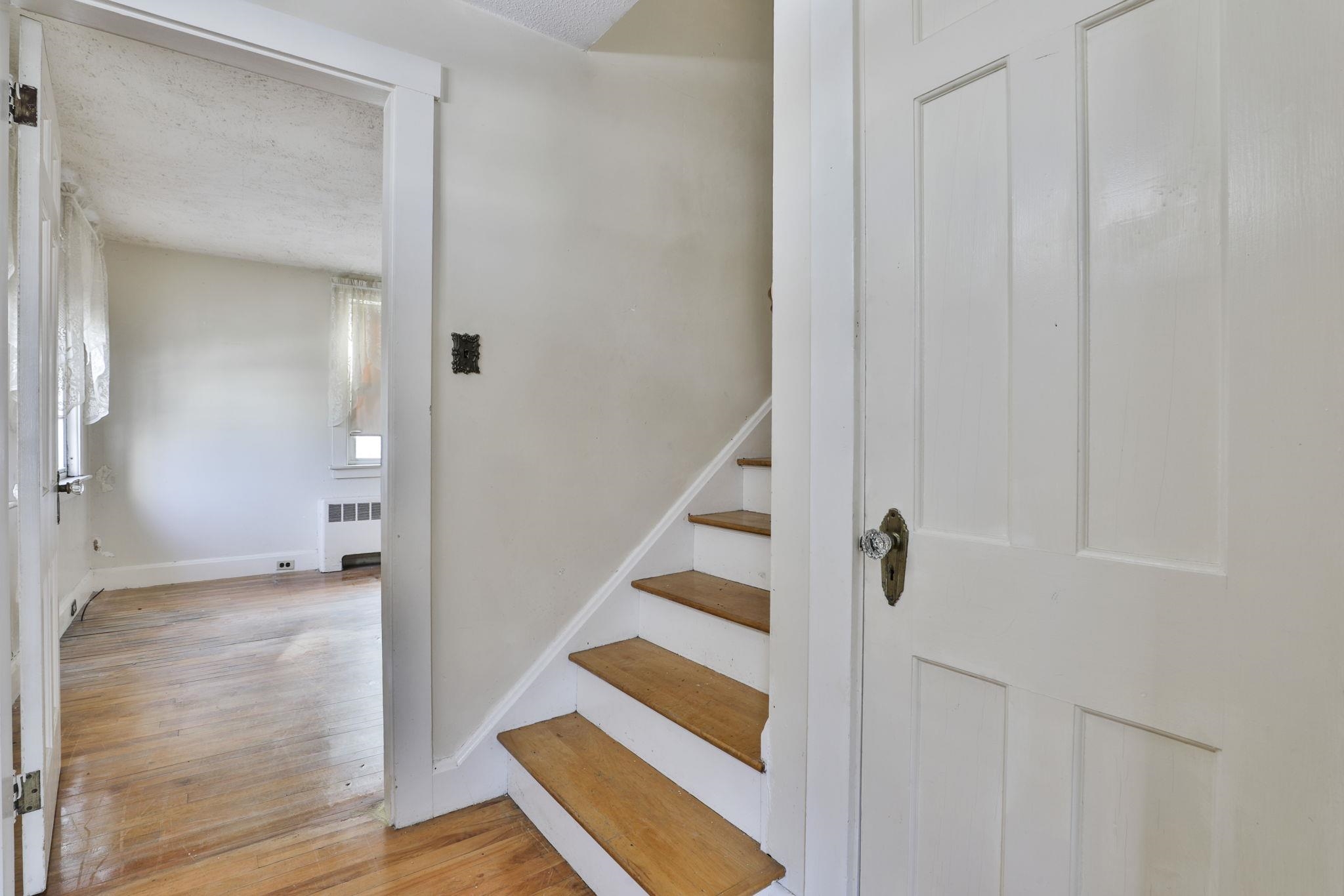 112 Mammoth Road Manchester, NH 03103 - Photo 20 of 31