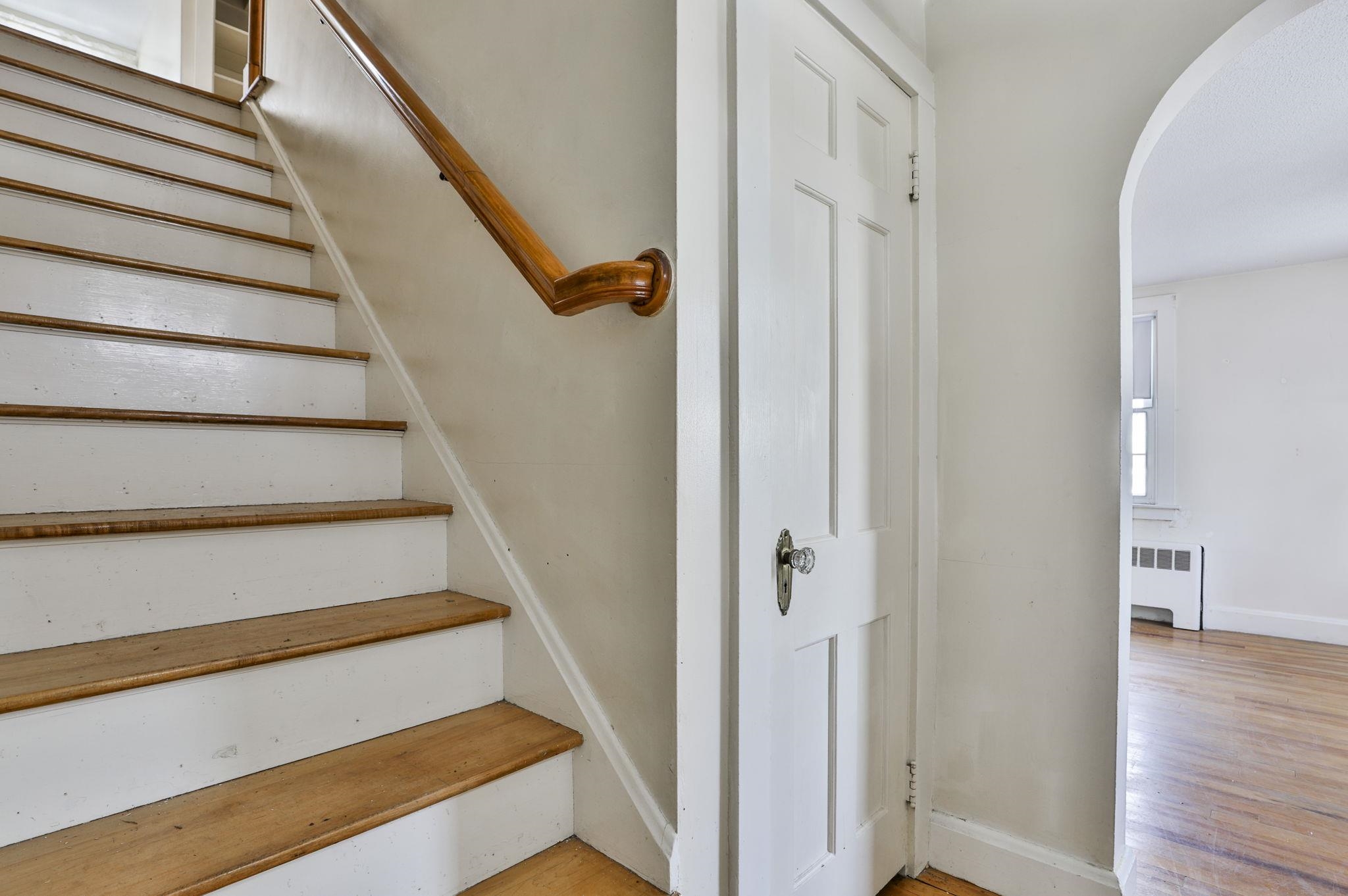 112 Mammoth Road Manchester, NH 03103 - Photo 22 of 32