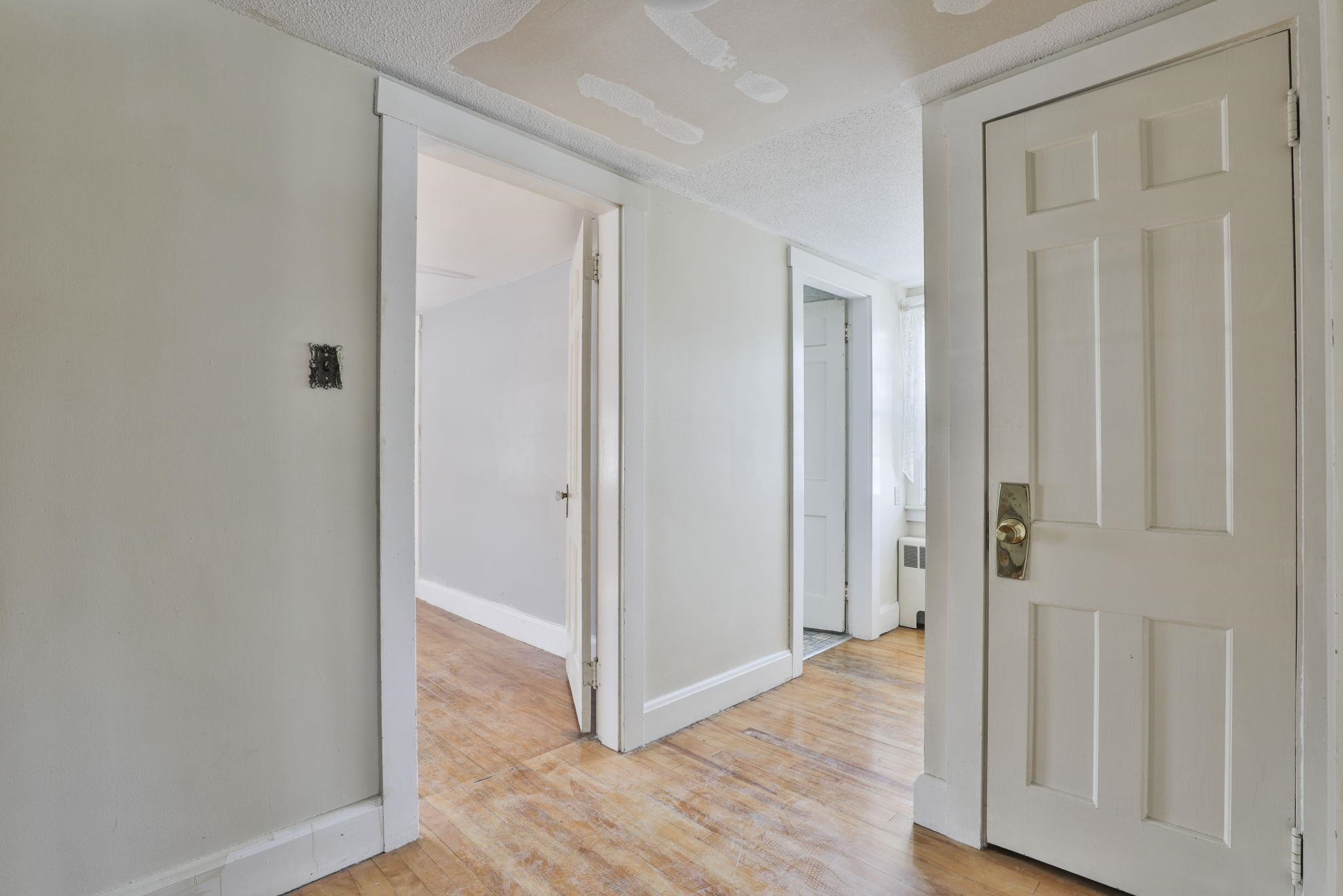 112 Mammoth Road Manchester, NH 03103 - Photo 24 of 32