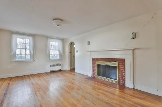 $359,900 | 112 Mammoth Road, Manchester, NH 03103