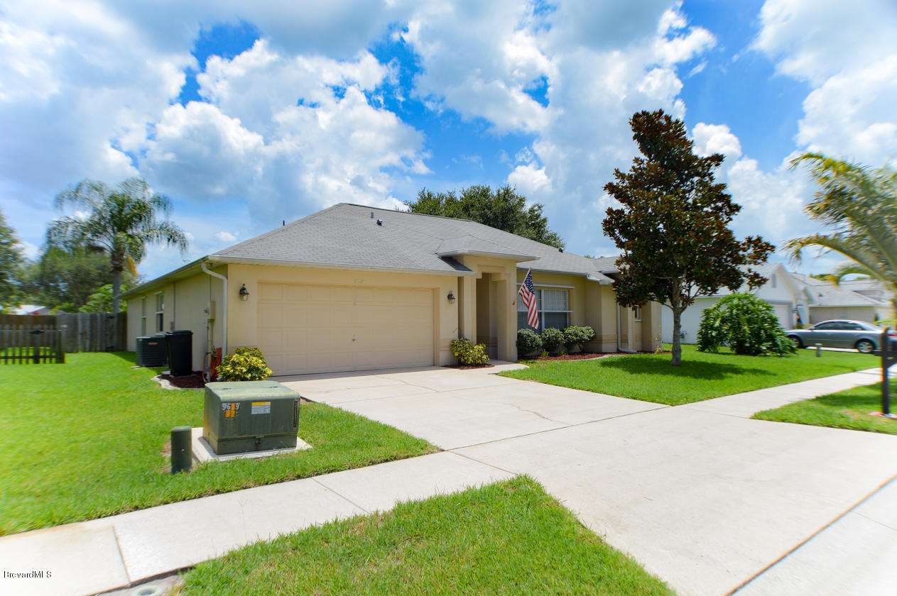 1918 Blue Ridge Avenue Melbourne, FL 32935 - Photo 2 of 44 Front Yard (1)