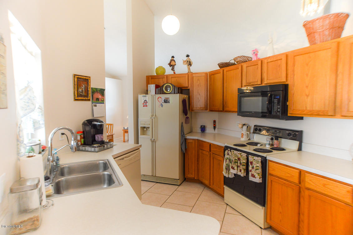 1918 Blue Ridge Avenue Melbourne, FL 32935 - Photo 12 of 44 Kitchen (8)