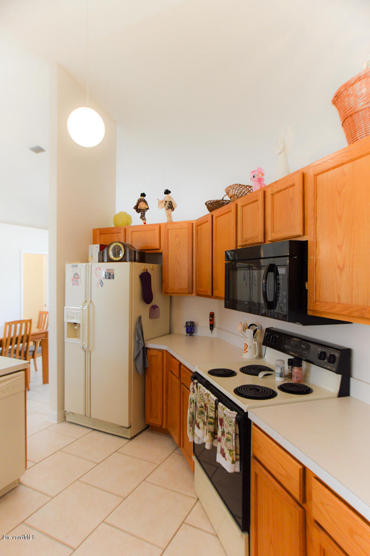 1918 Blue Ridge Avenue Melbourne, FL 32935 - Photo 13 of 44 Kitchen (7)