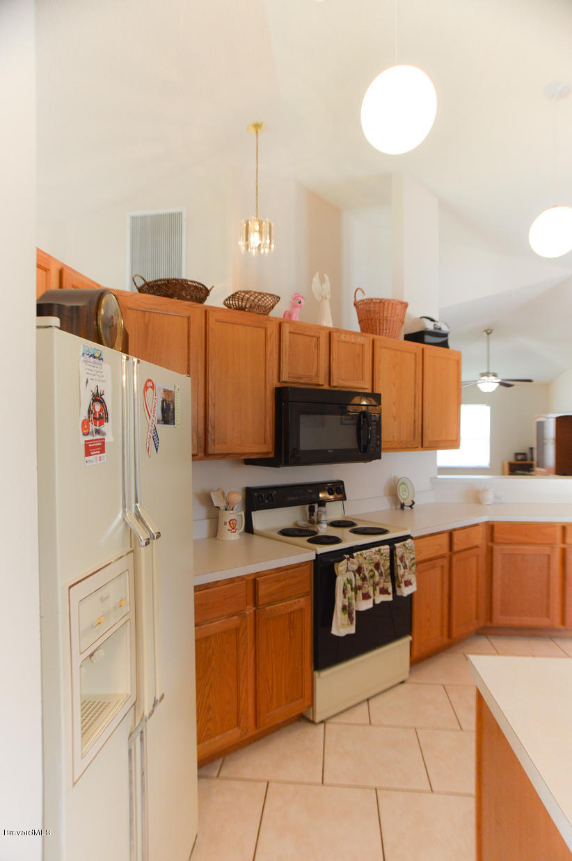 1918 Blue Ridge Avenue Melbourne, FL 32935 - Photo 17 of 44 Kitchen (3)