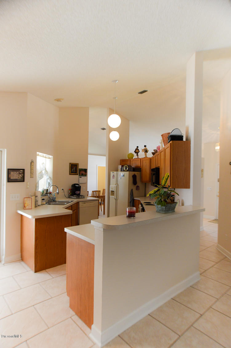 1918 Blue Ridge Avenue Melbourne, FL 32935 - Photo 18 of 44 Kitchen (2)