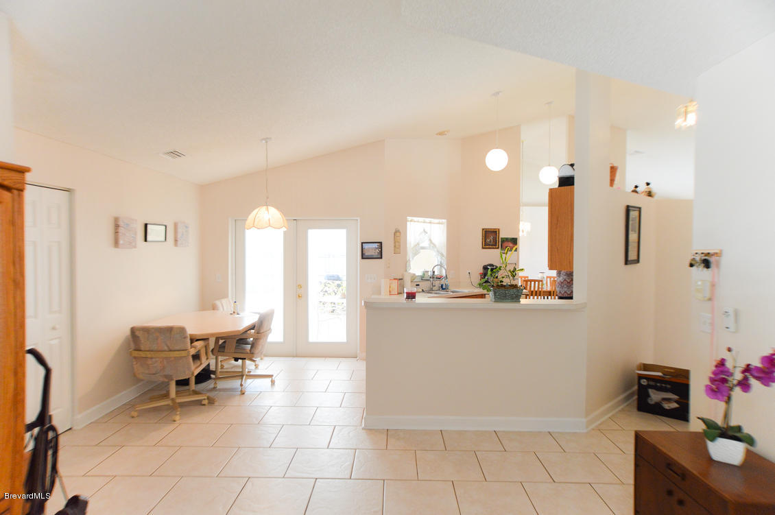 1918 Blue Ridge Avenue Melbourne, FL 32935 - Photo 19 of 44 Kitchen (1)