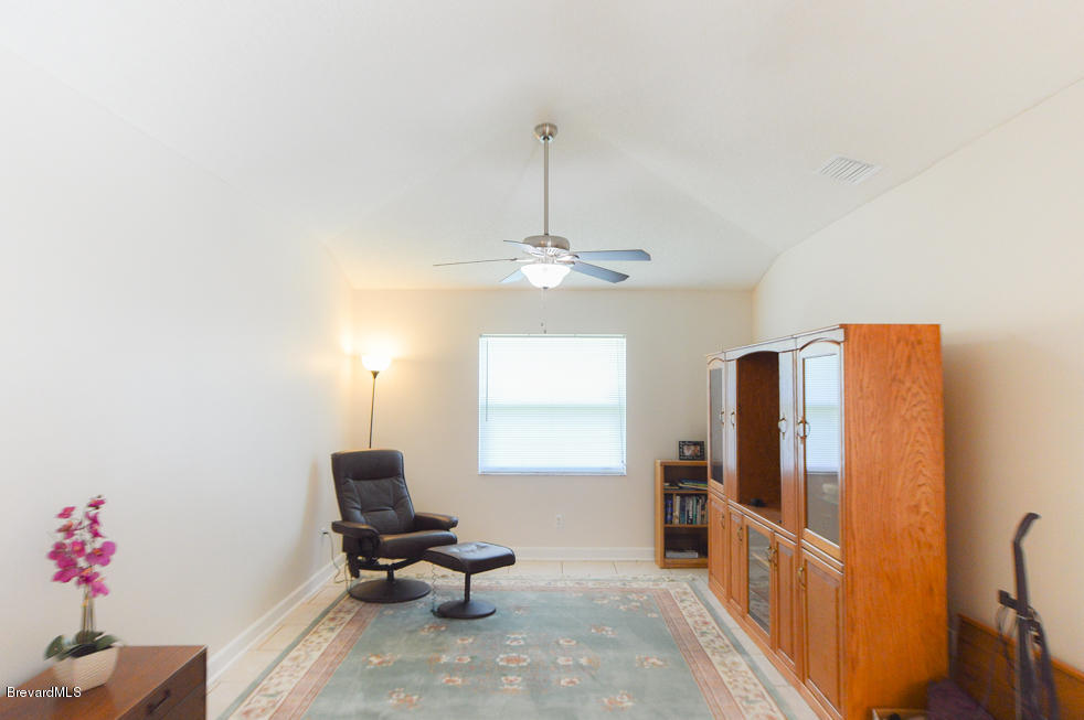 1918 Blue Ridge Avenue Melbourne, FL 32935 - Photo 21 of 44 Living Room (2)