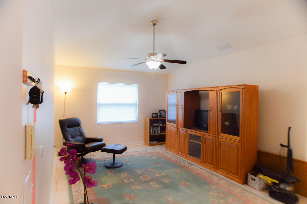 1918 Blue Ridge Avenue Melbourne, FL 32935 - Photo 22 of 44 Living Room (1)