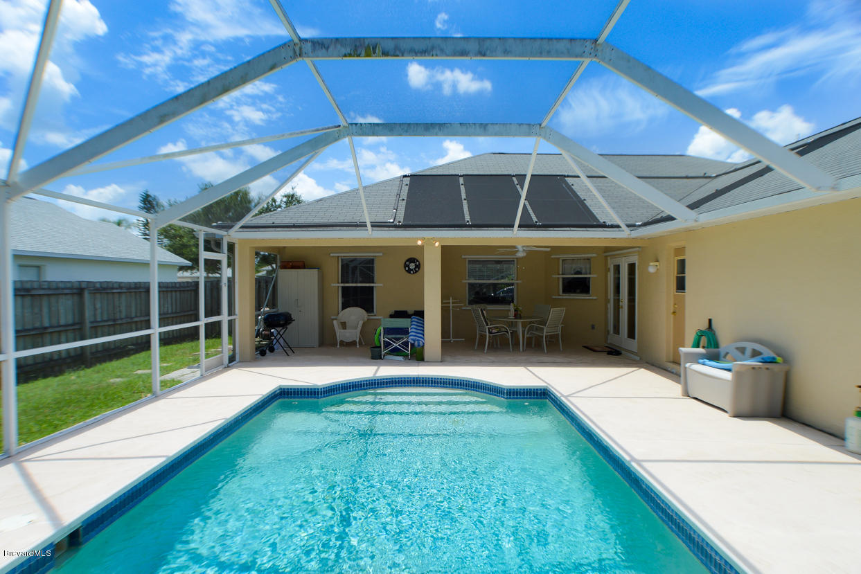 1918 Blue Ridge Avenue Melbourne, FL 32935 - Photo 26 of 44 Pool (3)