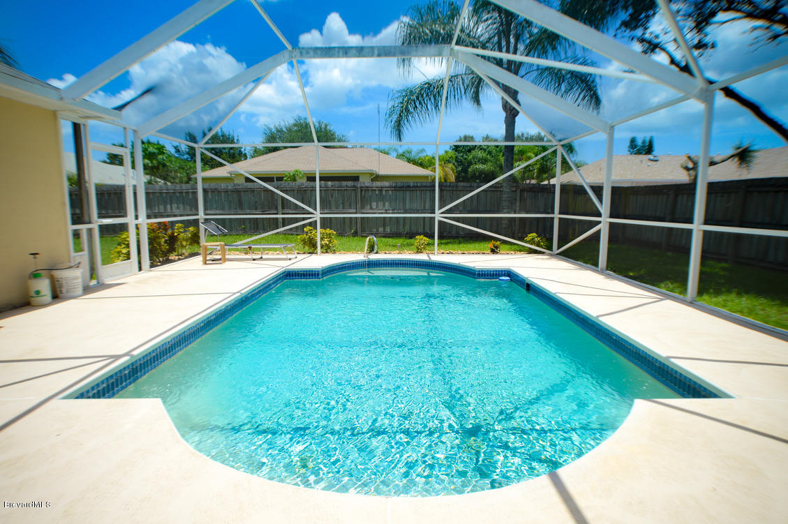 1918 Blue Ridge Avenue Melbourne, FL 32935 - Photo 27 of 44 Pool (1)