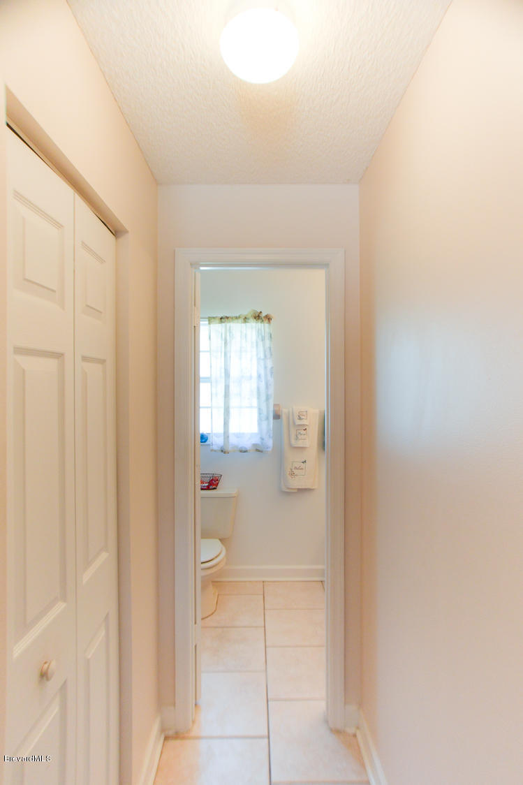 1918 Blue Ridge Avenue Melbourne, FL 32935 - Photo 31 of 44 Master Bathroom