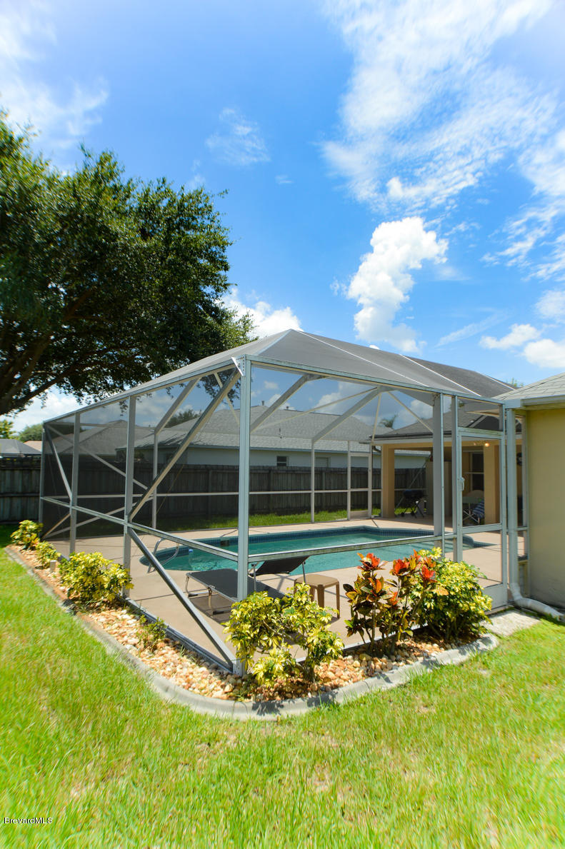 1918 Blue Ridge Avenue Melbourne, FL 32935 - Photo 40 of 44 Backyard (2)