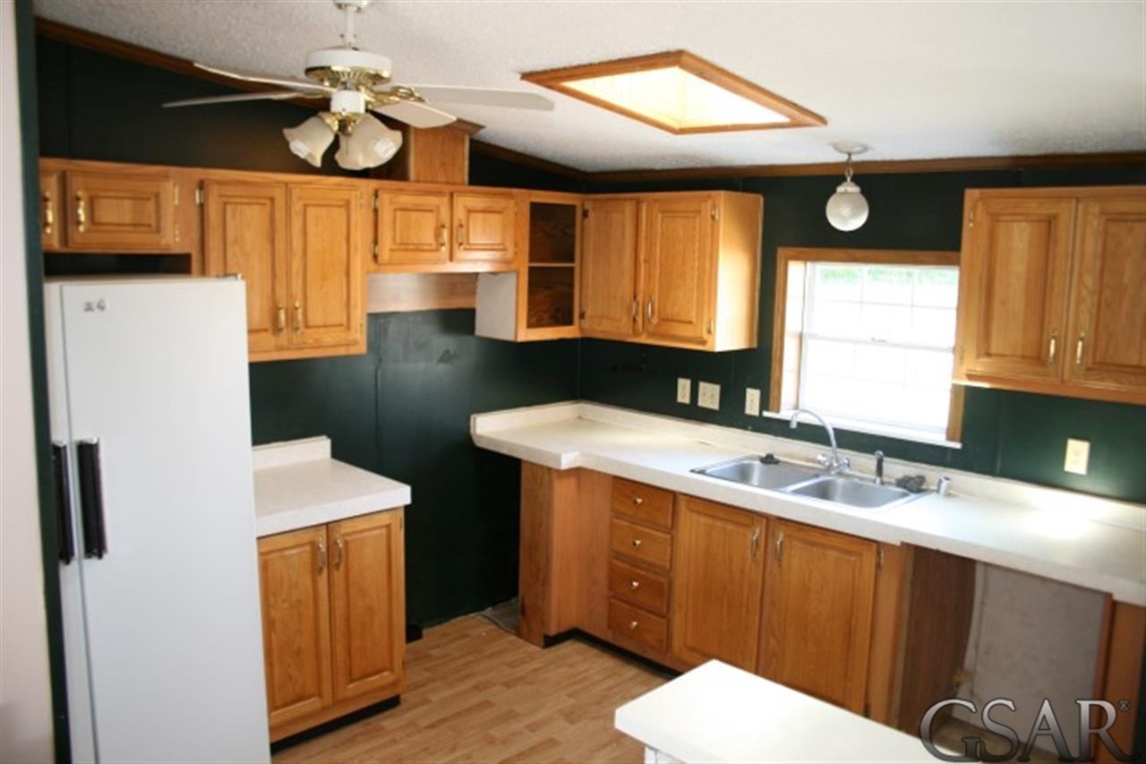 8916 South State Road Bancroft, MI 48414 - Photo 6 of 14 31162444-5.JPG