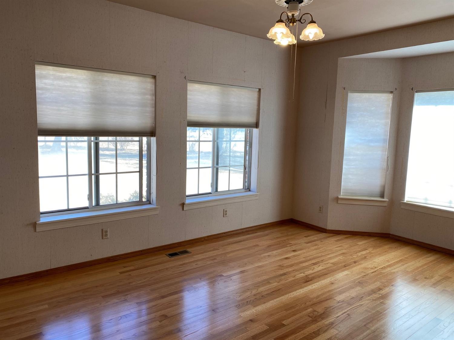 25147 North Graham Road Acampo, CA 95220 - Photo 5 of 11 Gallery Image 5