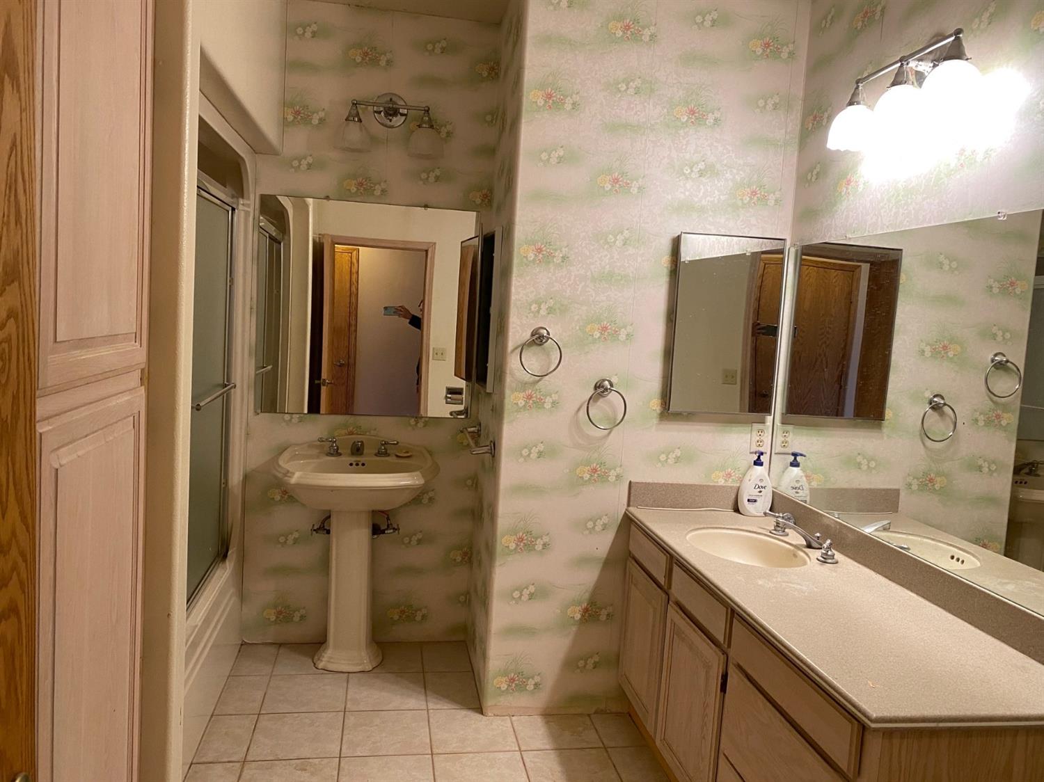 25147 North Graham Road Acampo, CA 95220 - Photo 6 of 11 Gallery Image 6
