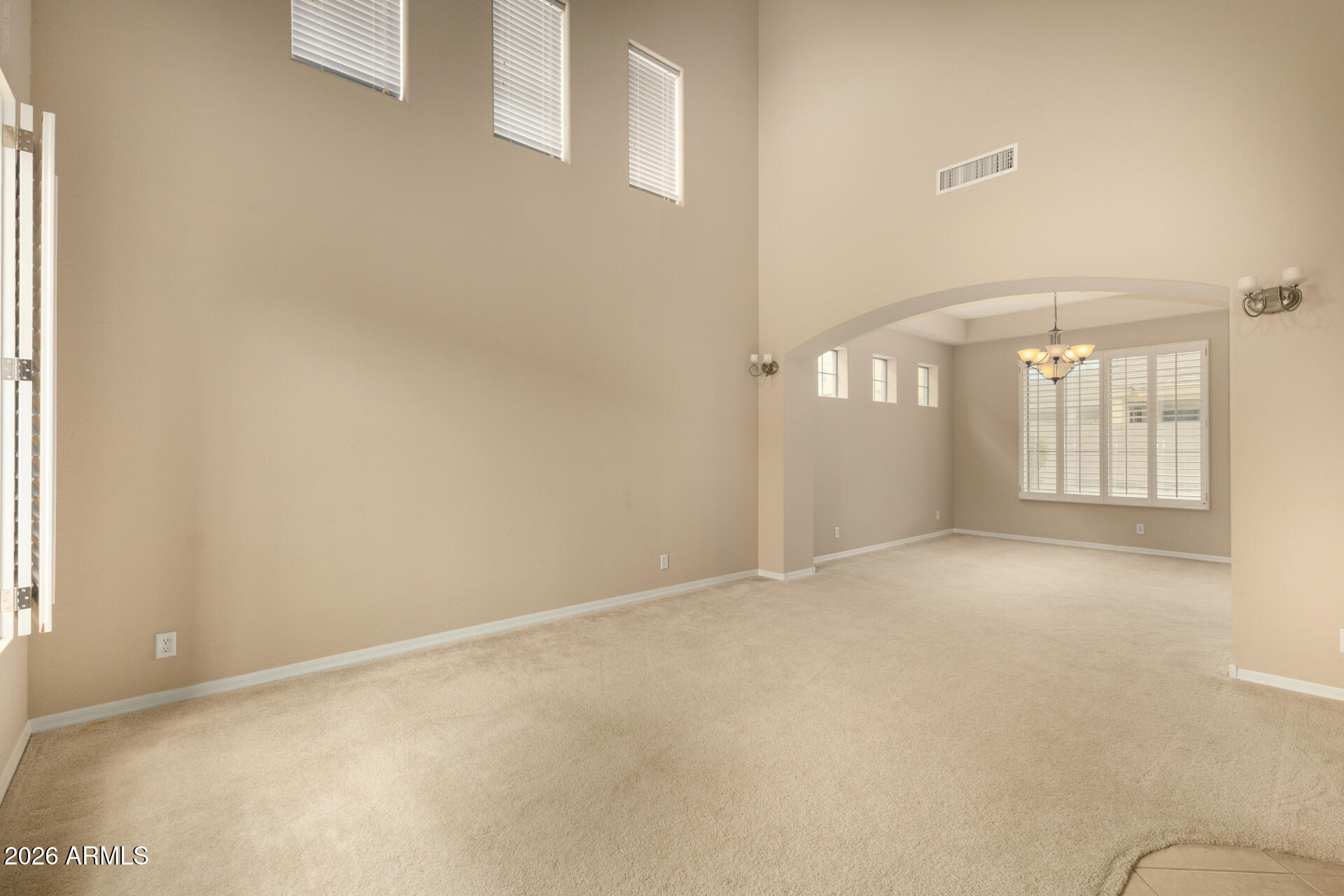 2543 South Rincon Drive Chandler, AZ 85286 - Photo 6 of 36 Living room