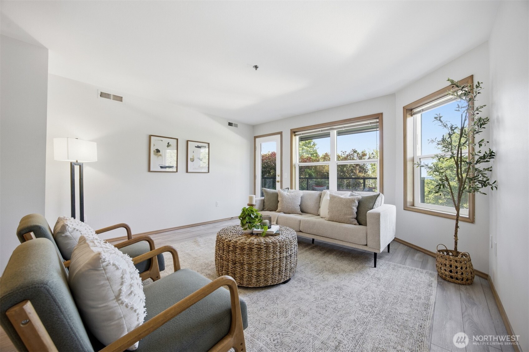 705 North State Street, Unit 102 Bellingham, WA 98225 - Photo 4 of 40