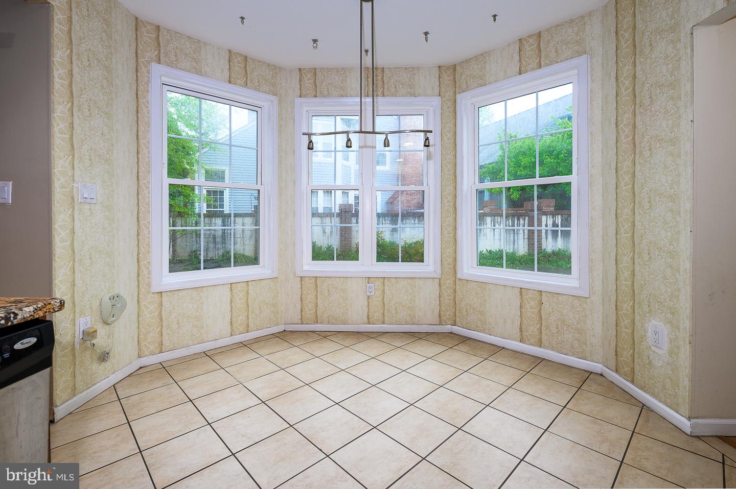 28 Stonebridge Lane Princeton, NJ 08540 - Photo 15 of 34 a view of an empty room and window
