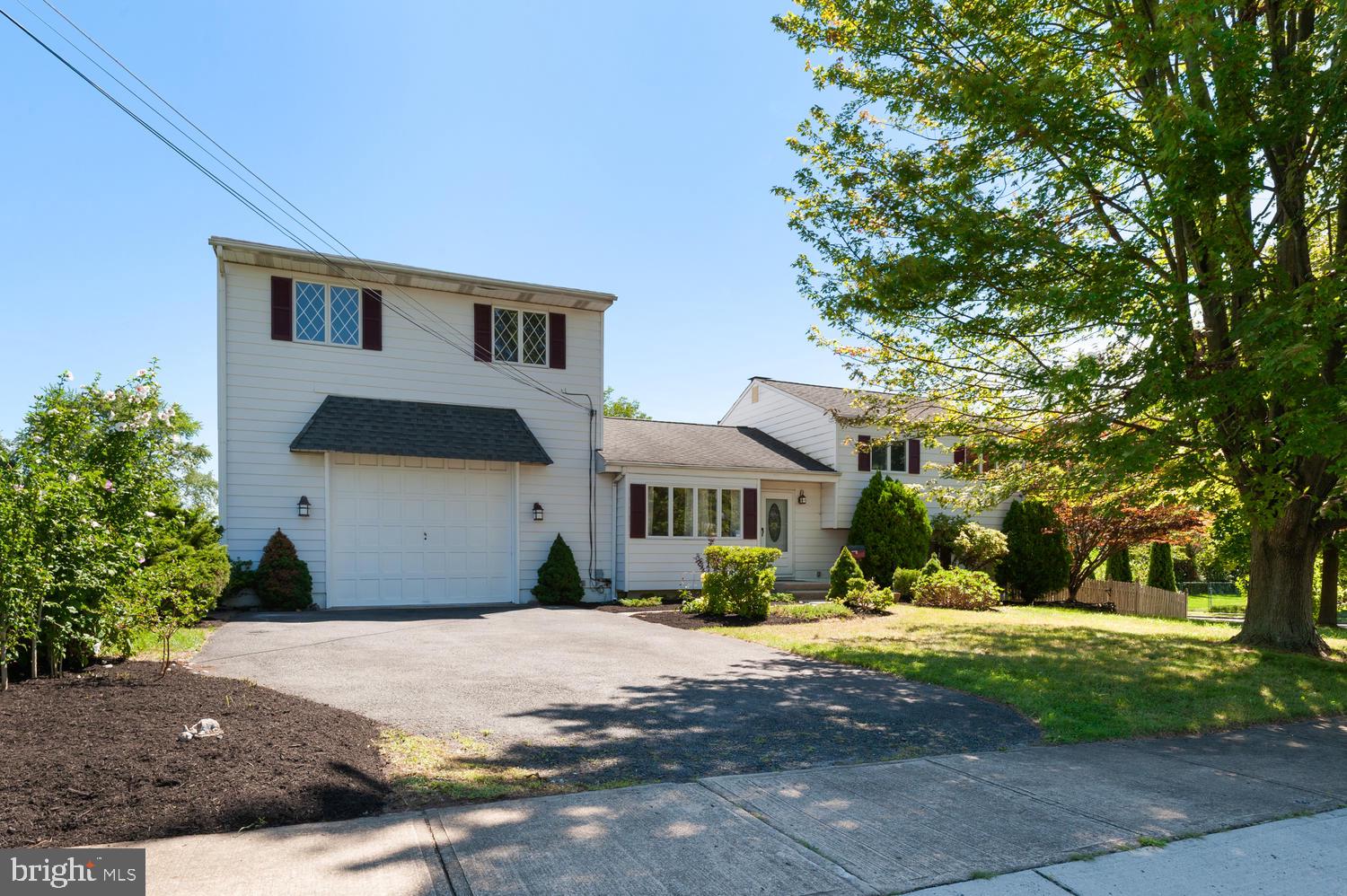 10 Hempstead Road Hamilton, NJ 08610 - Photo 2 of 28 Gallery Image 2