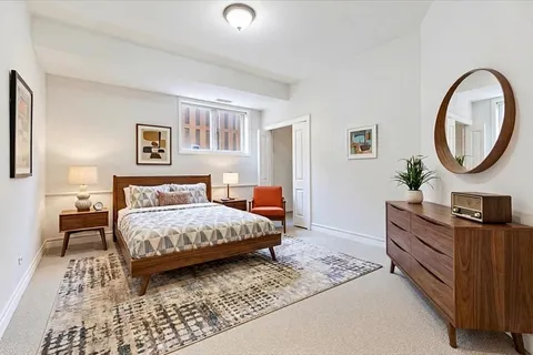$475,000 | 5618 West Lawrence Avenue, Unit 1E, Chicago, IL 60630