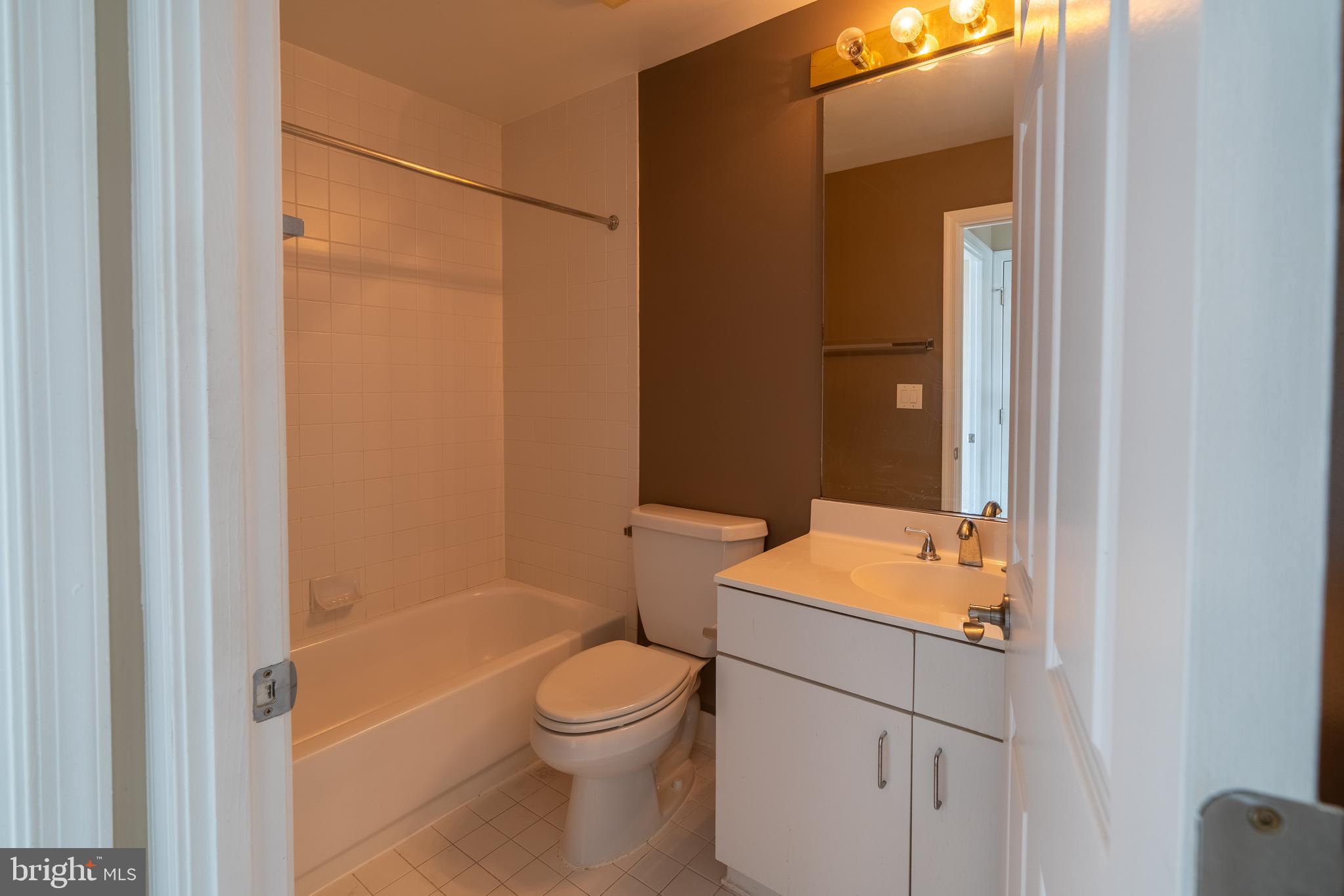 100 Harborview Drive, Unit 814 Baltimore, MD 21230 - Photo 21 of 21