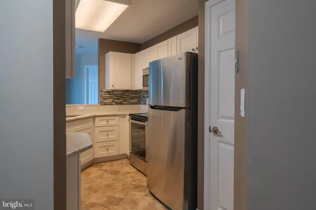 $285,000 | 100 Harborview Drive, Unit 814, Baltimore, MD 21230