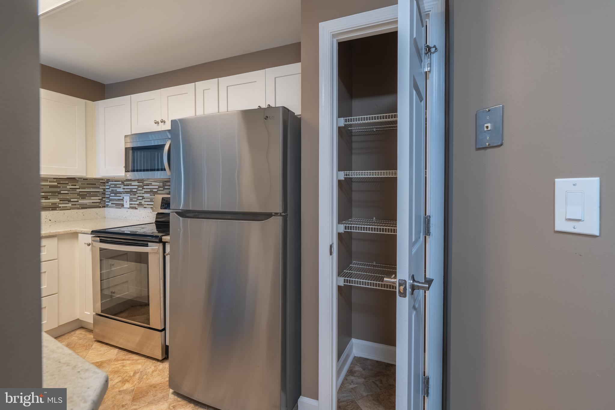 100 Harborview Drive, Unit 814 Baltimore, MD 21230 - Photo 8 of 21