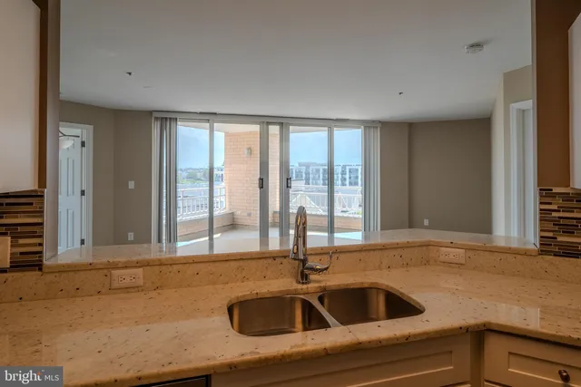 $285,000 | 100 Harborview Drive, Unit 814, Baltimore, MD 21230