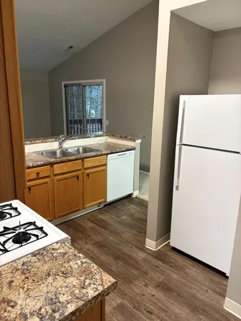 $199,900 | 213 Hunters Lane Northeast, Unit 21, Rockford, MI 49341