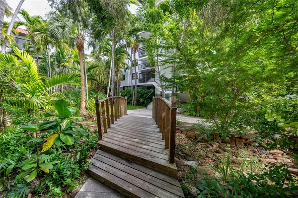 $620,000 | 55 Ocean Ln Drive, Unit 3030, Key Biscayne, FL 33149