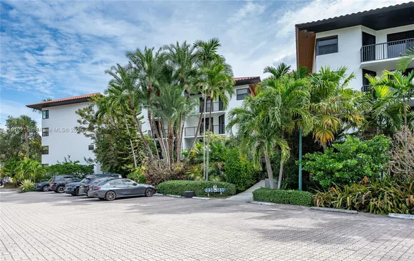 $620,000 | 55 Ocean Ln Drive, Unit 3030, Key Biscayne, FL 33149
