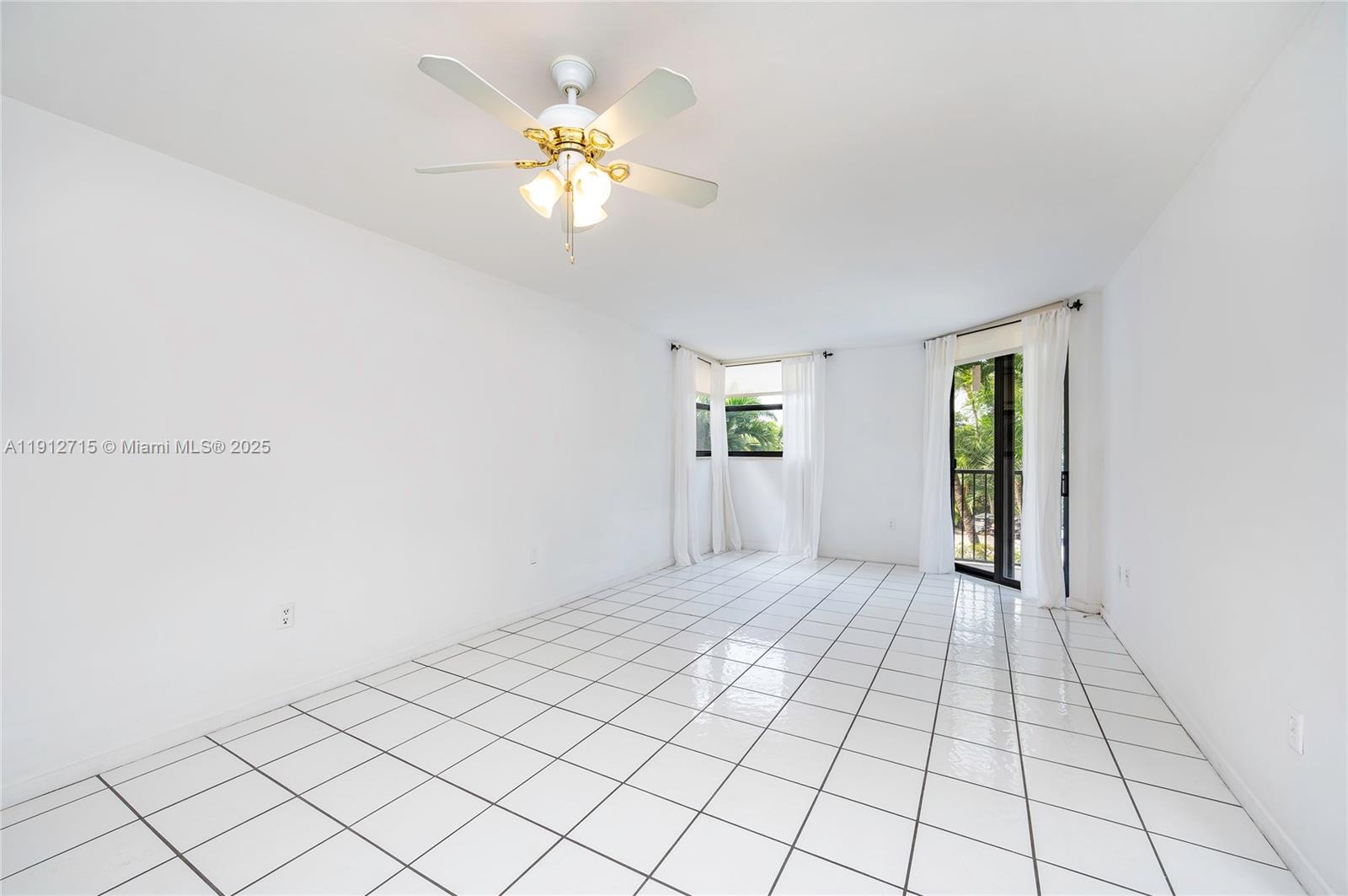 55 Ocean Ln Drive, Unit 3030 Key Biscayne, FL 33149 - Photo 7 of 22 a view of an empty room and window