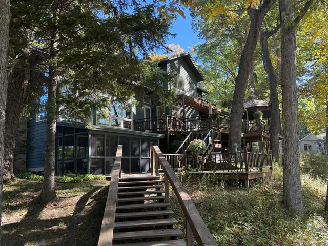 $1,125,000 | 90888 Bluff Drive, Marcellus, MI 49067