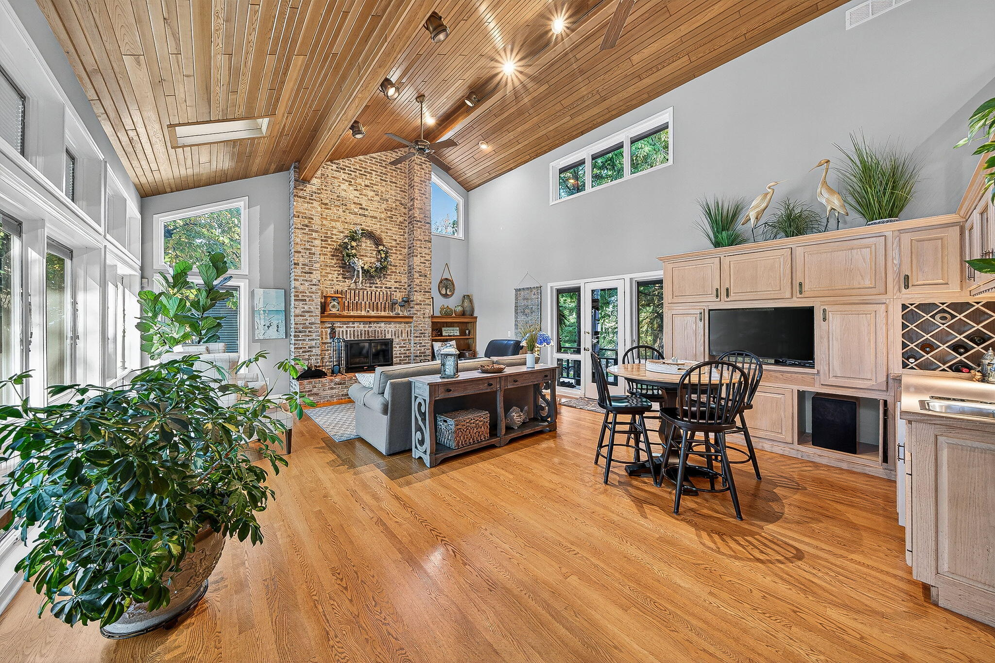 90888 Bluff Drive Marcellus, MI 49067 - Photo 25 of 79 Large Family Room