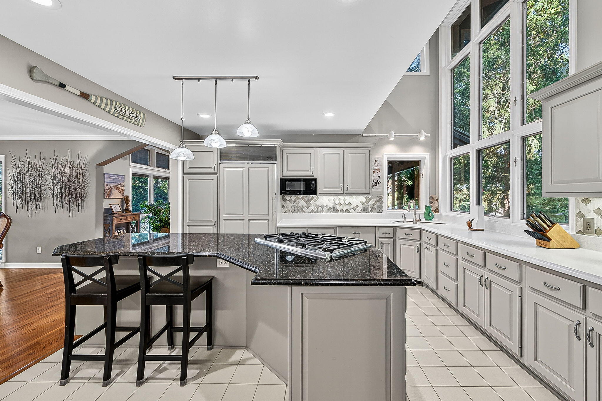 90888 Bluff Drive Marcellus, MI 49067 - Photo 27 of 79 Kitchen island with seating