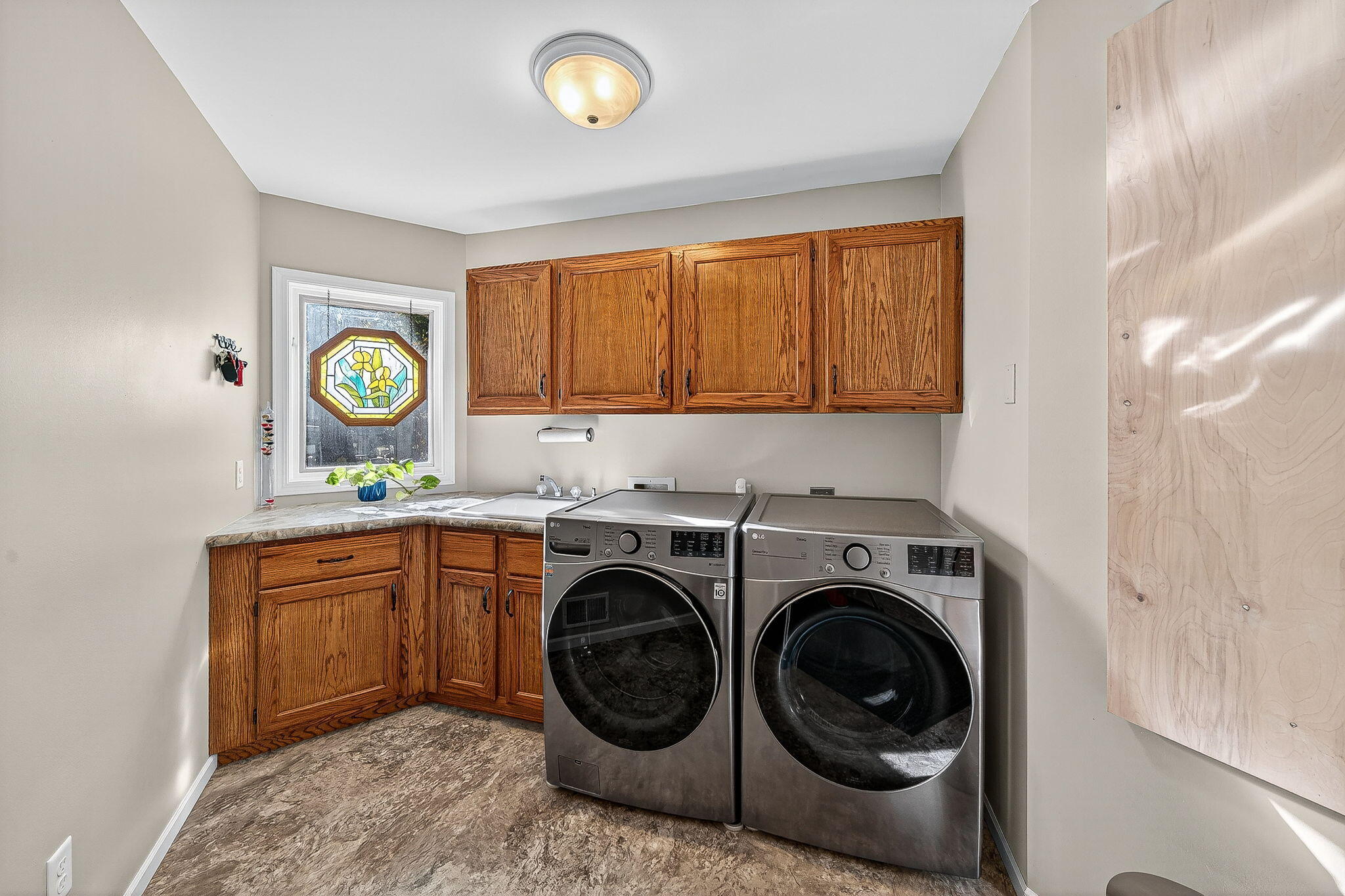 90888 Bluff Drive Marcellus, MI 49067 - Photo 39 of 79 Large laundry room/mudroom
