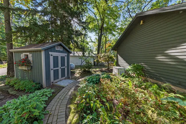 $1,125,000 | 90888 Bluff Drive, Marcellus, MI 49067