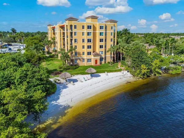 $325,000 | 1000 Scotia Drive, Unit 302, Hypoluxo, FL 33462