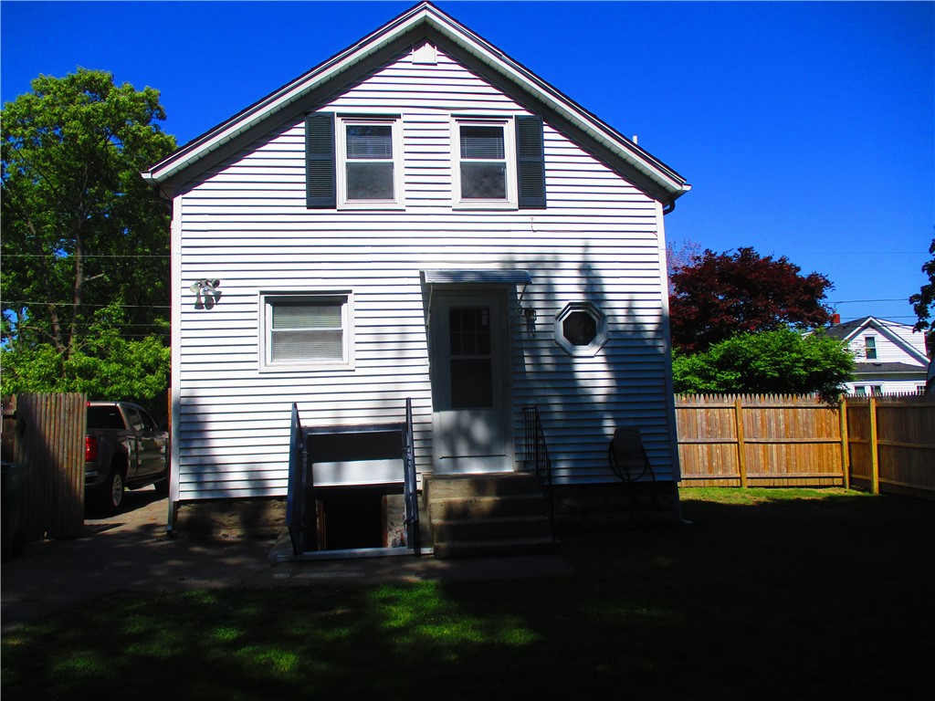 91 Milton Road Warwick, RI 02888 - Photo 2 of 12 Gallery Image 2