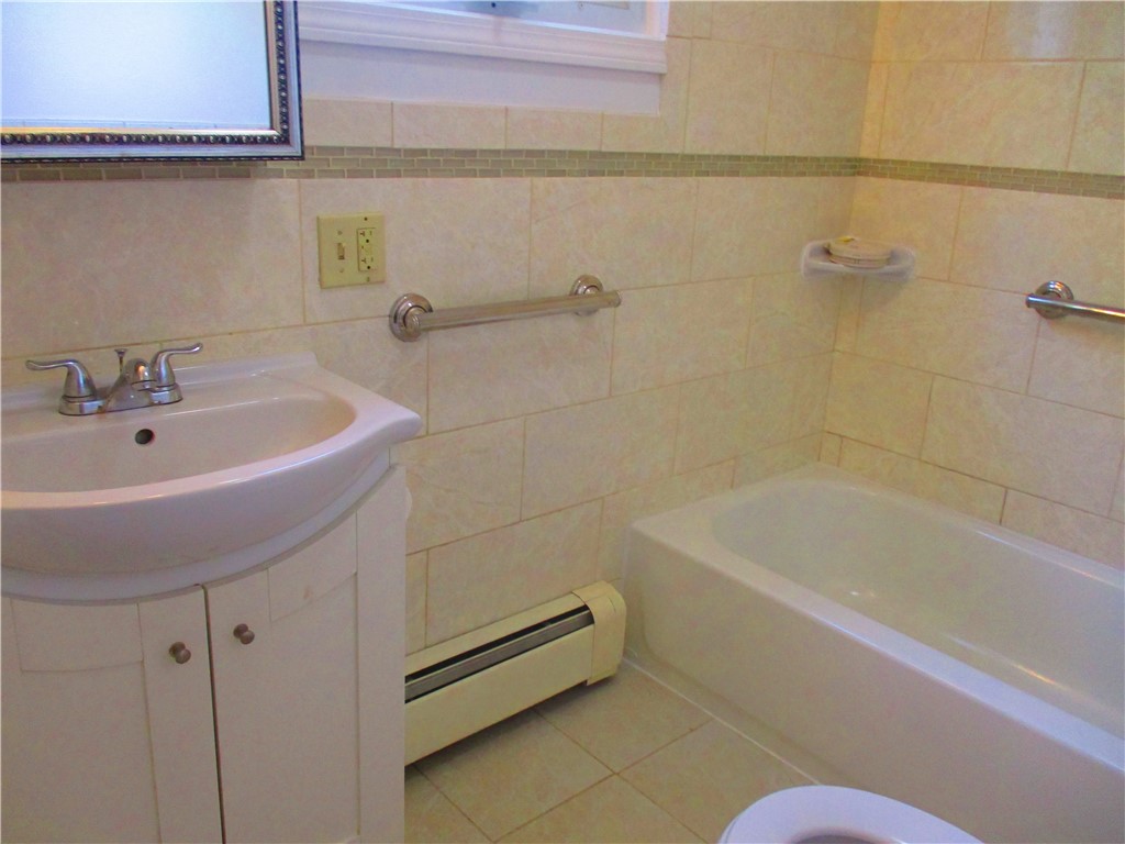 91 Milton Road Warwick, RI 02888 - Photo 9 of 12 Gallery Image 9