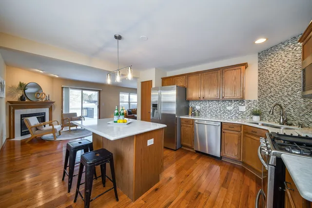 $385,000 | 3174 Renard Lane, St. Charles, IL 60175